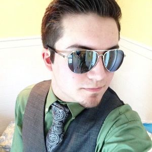 Meet your Posher, Alaric